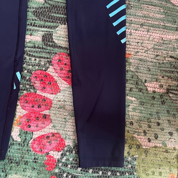 Gap Fit Leggings size small women’s blue gently used great condition - Picture 4 of 6